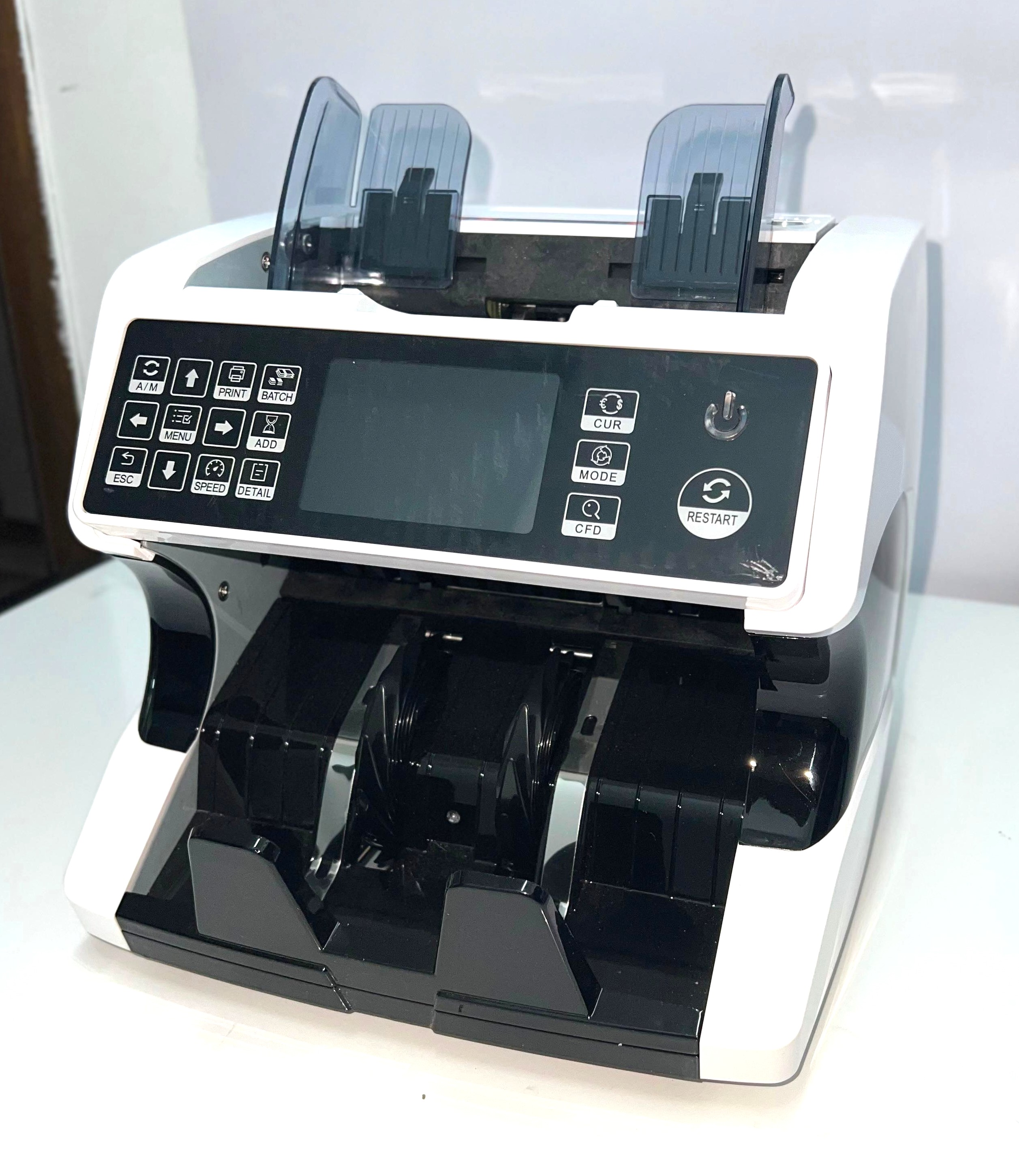 ماكنة عد نقود ورقية